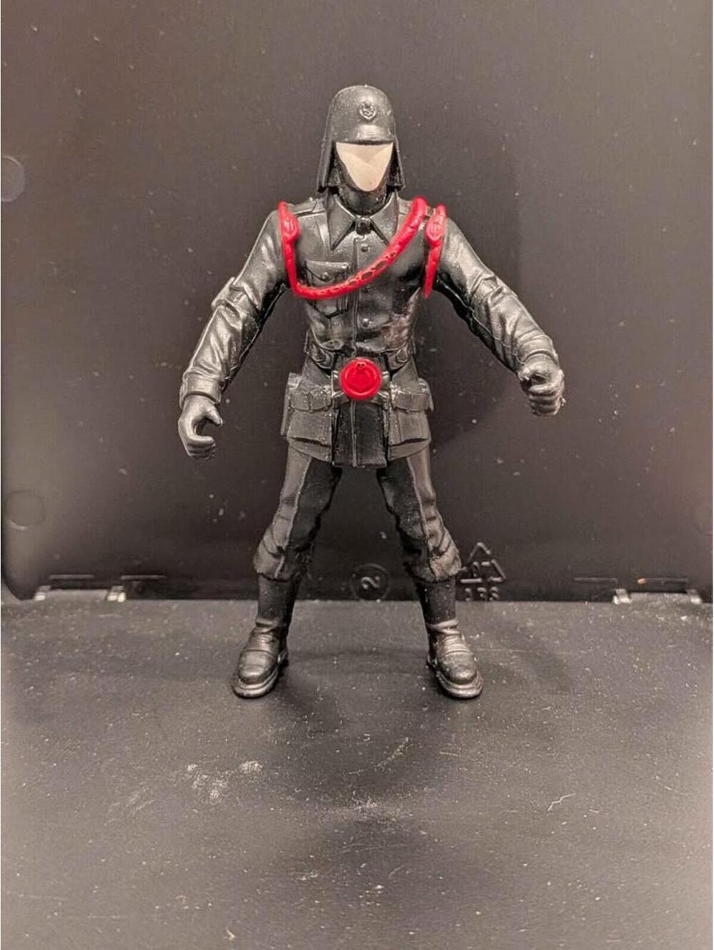 2004 McDonald's Hasbro G.I. Joe Cobra Commander action figure